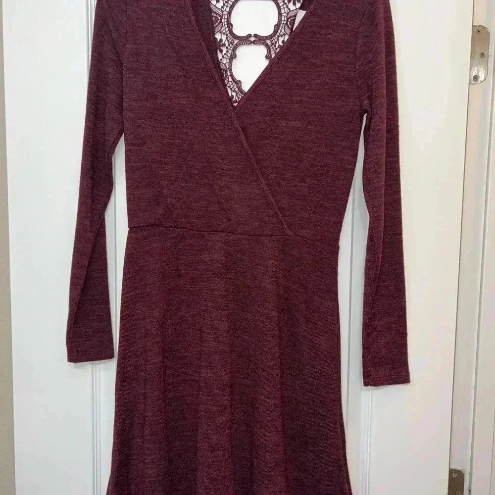 Elegant Burgundy Long Sleeve Dress